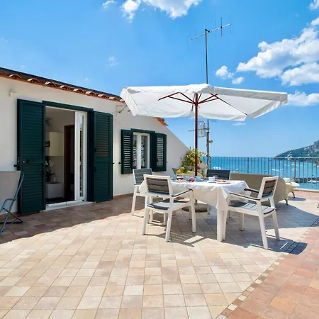 Rooftop Flat In 