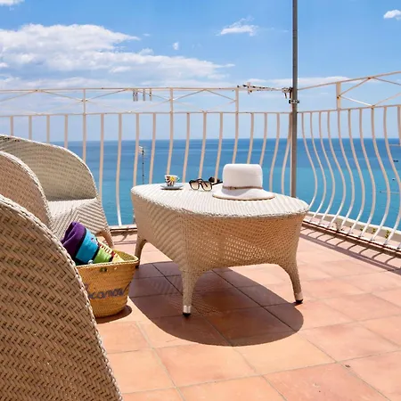 Rooftop Flat In 